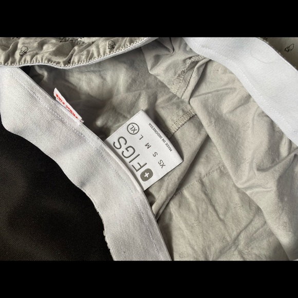 Figs Pajama Shirt and Shorts Set - Picture 6 of 9